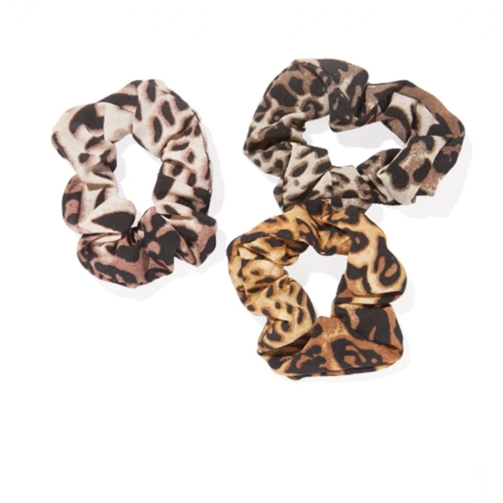 nOir Ombre Leopard Scrunchies